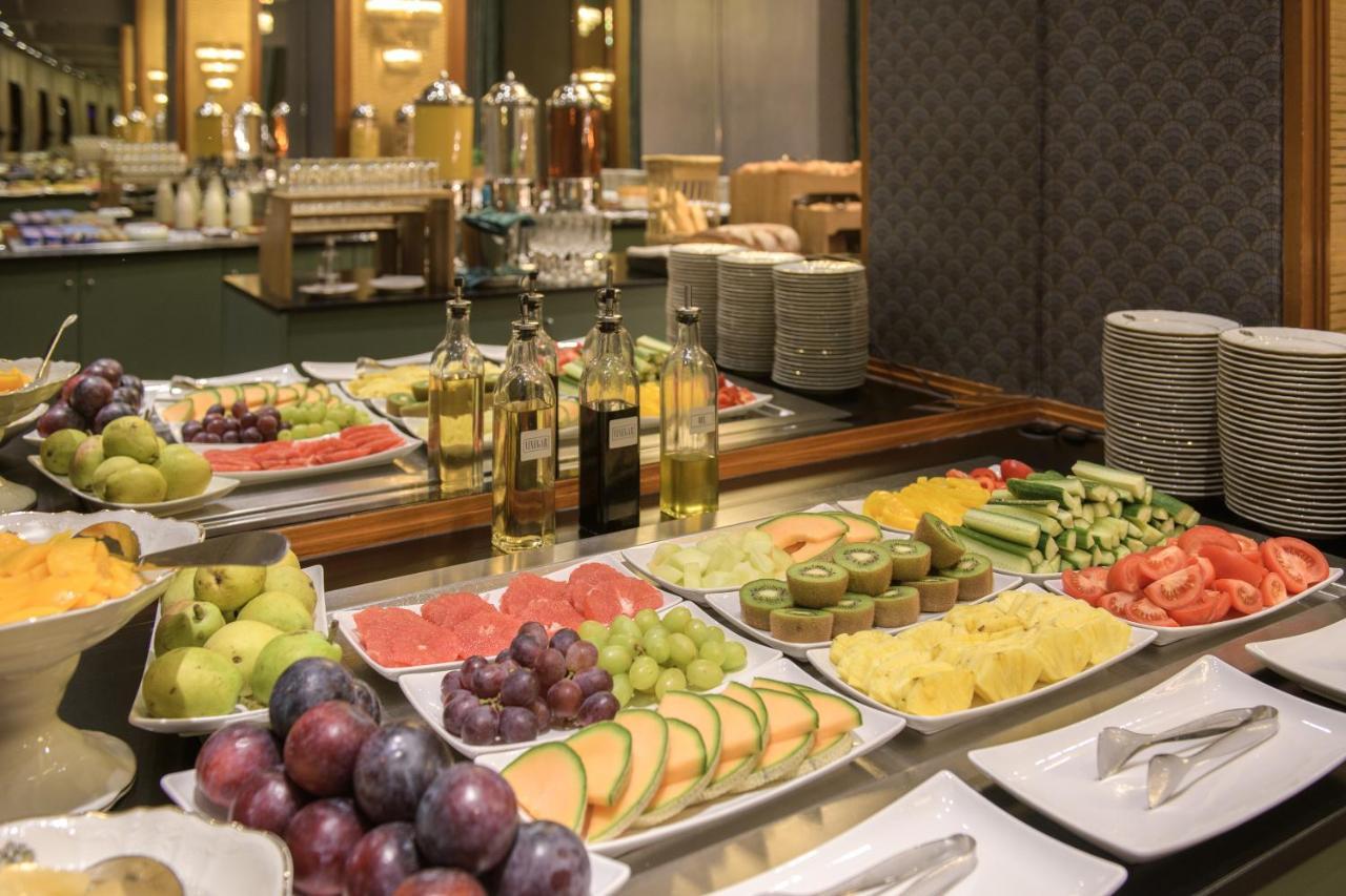 Grand Hotel Bohemia Praga Zewnętrze zdjęcie Fruit salad